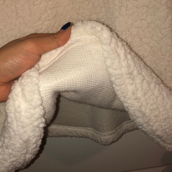 Revamped teddy bear fleecey  sweater - Picture 6 of 6